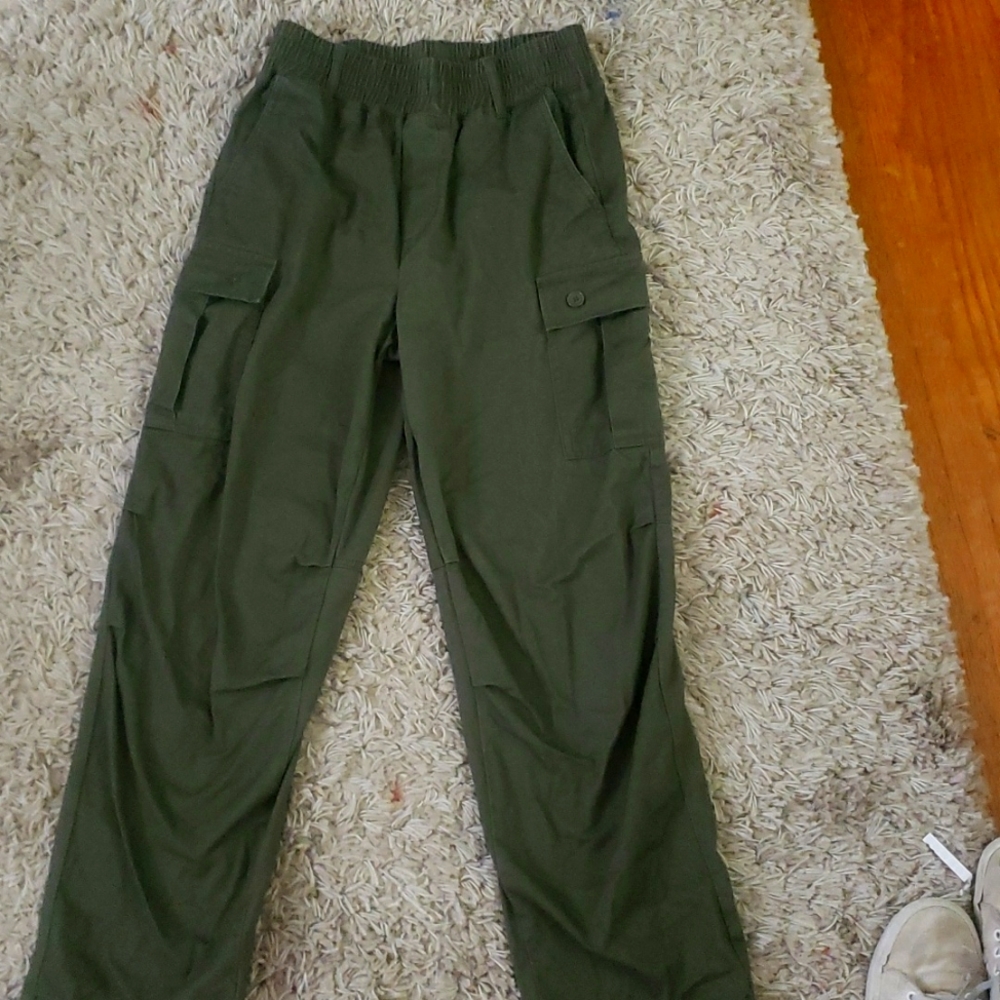 Green forever 21 cargos